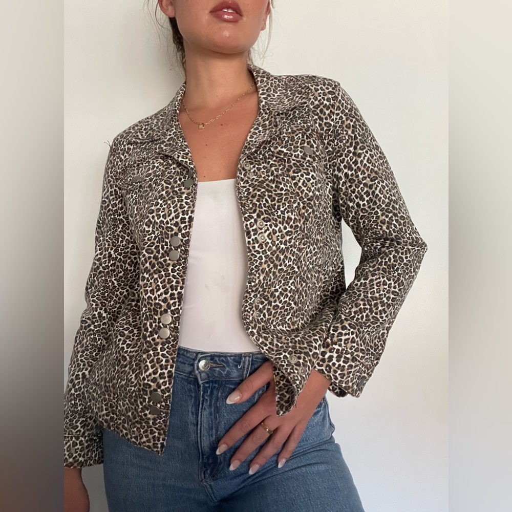 LAL Leopard print button up light weight jacket